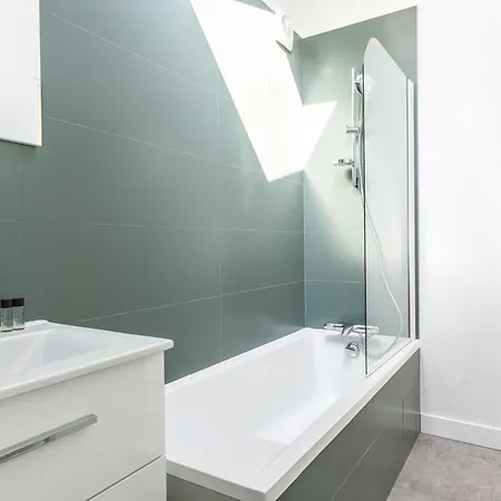 Charming House With Garden - Near Paris Apartment Courbevoie